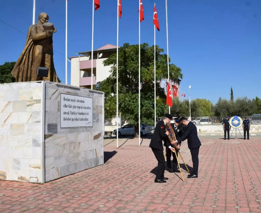 Kaymakamımız Sayın Görkem NALÇACI; 19 Eylül Gaziler Günü münasebetiyle düzenlenen çelenk sunma törenine katıldı.